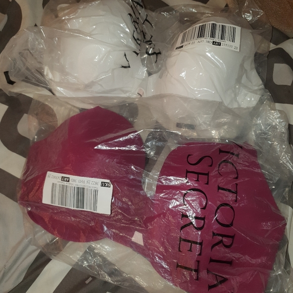 Vs bras - Picture 2 of 2